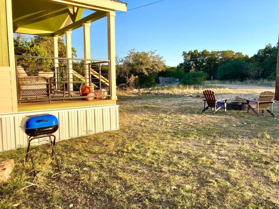 Cozy Tiny Home In The Hills Fischer Exterior photo